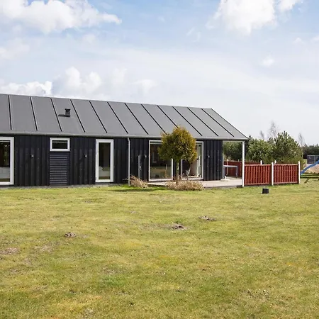 4 Star In Vaeggerlose Holiday home