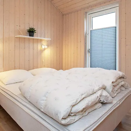4 Star In Vaeggerlose Bøtø By